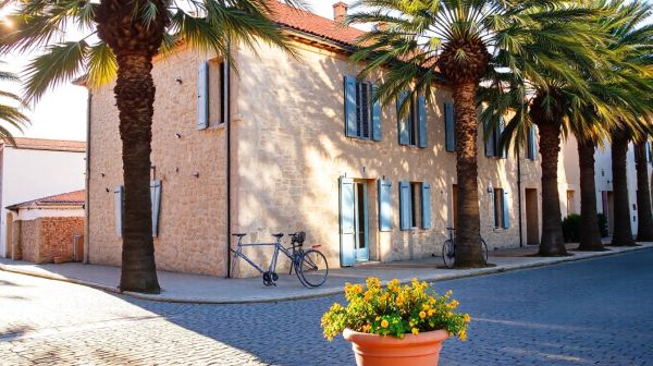 Gérez votre logement à Sanary-sur-Mer avec notre conciergerie Airbnb